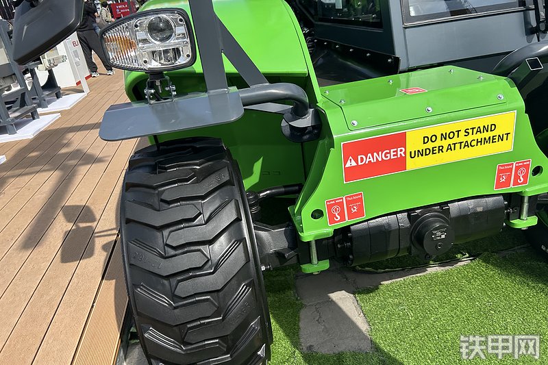 合力G2.5叉车局部