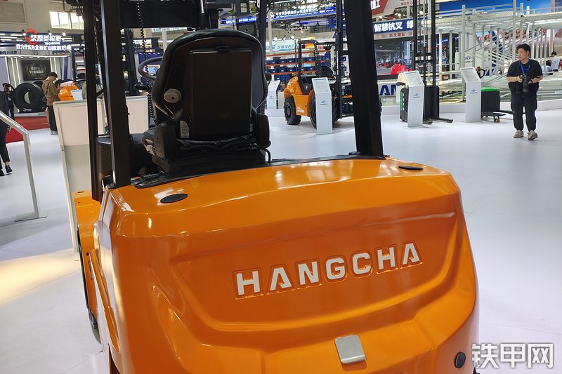 杭叉CPD35-XEY2HA-SI叉车整机外观