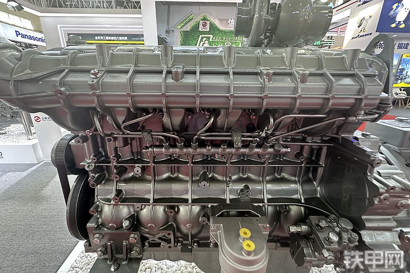 上柴SC8Y发动机展会( )
