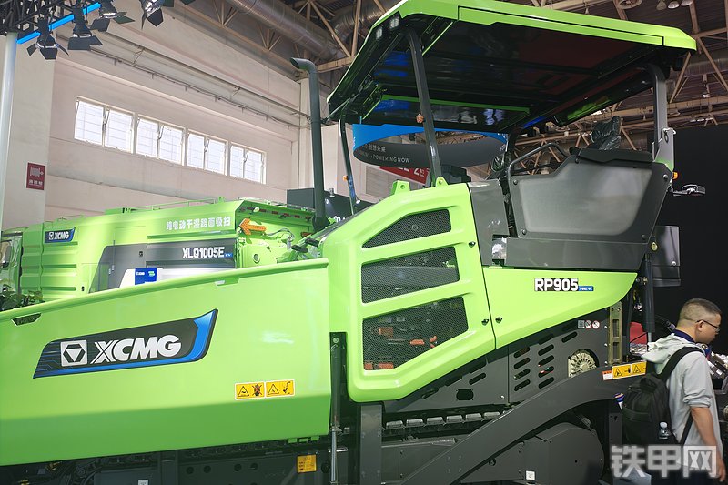 徐工RP905HEV沥青摊铺机展会( )