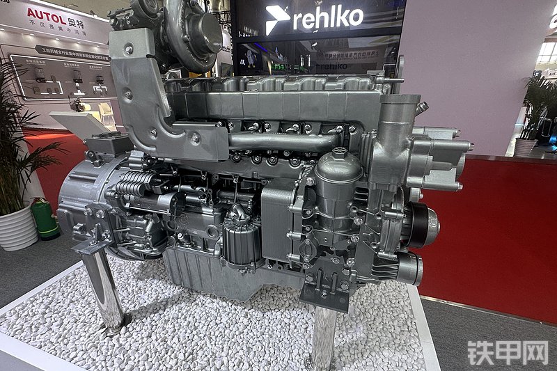 上柴SC8Y发动机展会( )