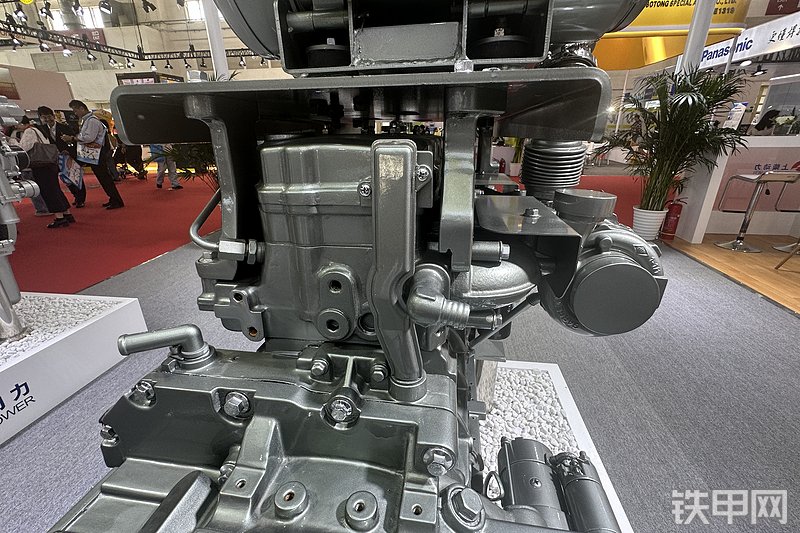 上柴SC7H发动机展会( )