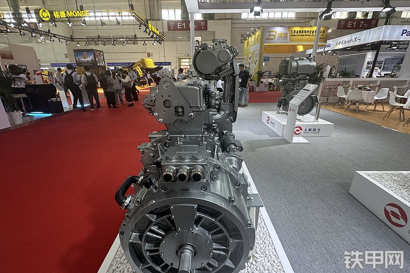 上柴SC8Y发动机展会( )