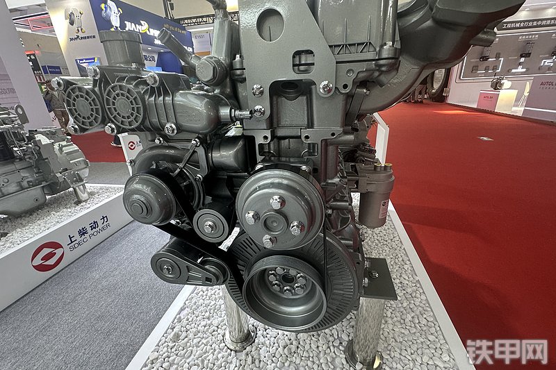 上柴SC8Y发动机展会( )
