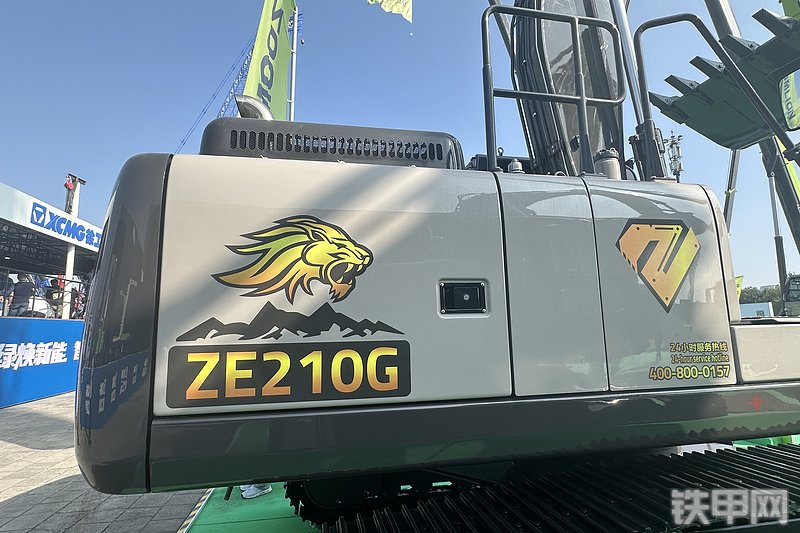 中联重科ZE210G挖掘机展会( )