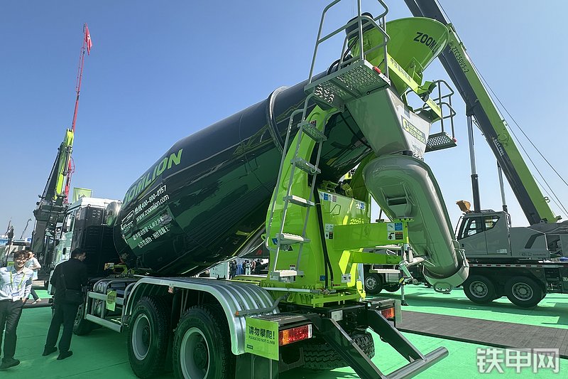 中联重科ZLJ5310GJBLBEV1-8FD搅拌运输车展会( )