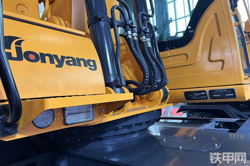 詹阳重工JYL621H-NE挖掘机展会( )