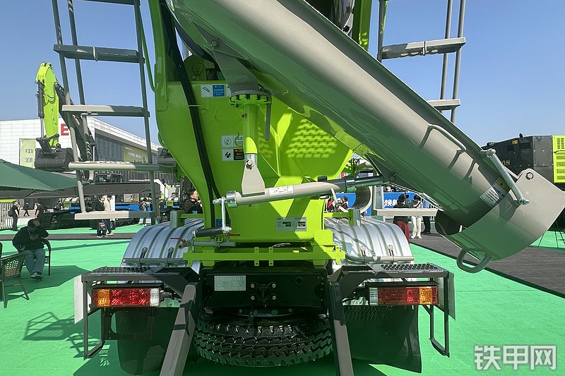 中联重科ZLJ5310GJBLBEV1-8FD搅拌运输车展会( )