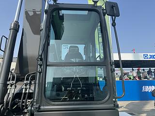 中联重科ZE210G挖掘机展会( )