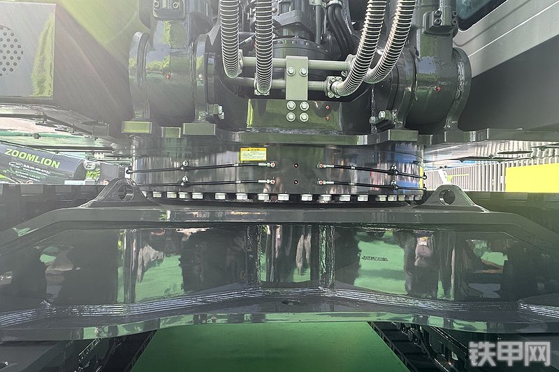 中联重科ZE1050GH挖掘机展会( )