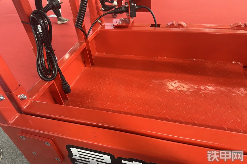 星邦重工0407N(1530N)高空作业机械局部