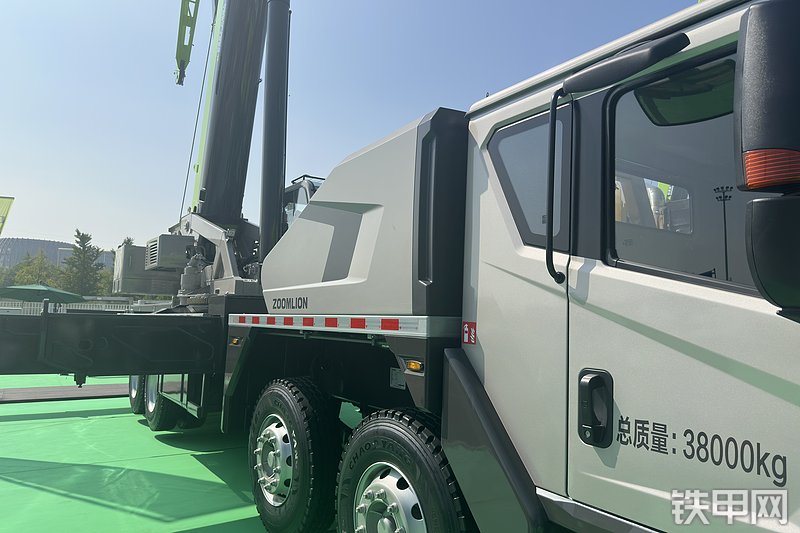 中联重科ZTC500A562-3起重机展会( )