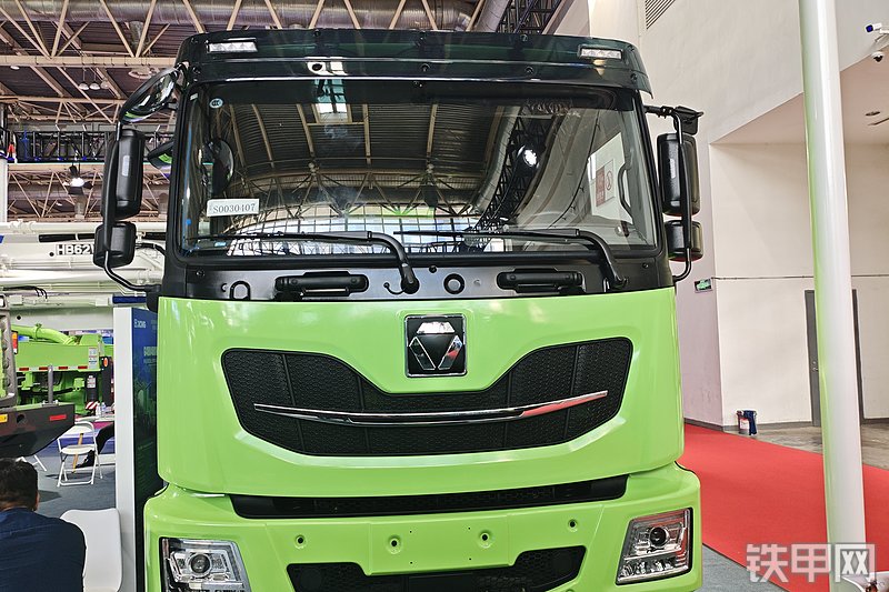 徐工G4804BIIVE搅拌运输车整机外观