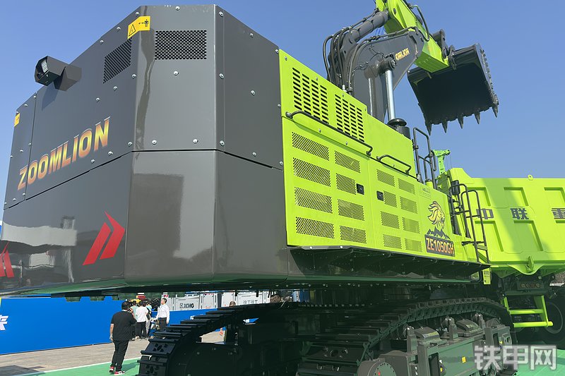 中联重科ZE1050GH挖掘机展会( )