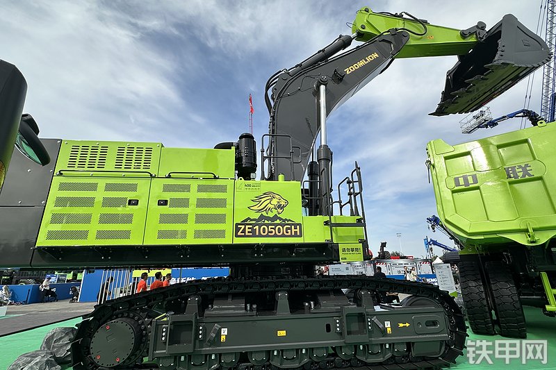 中联重科ZE1050GH挖掘机整机外观
