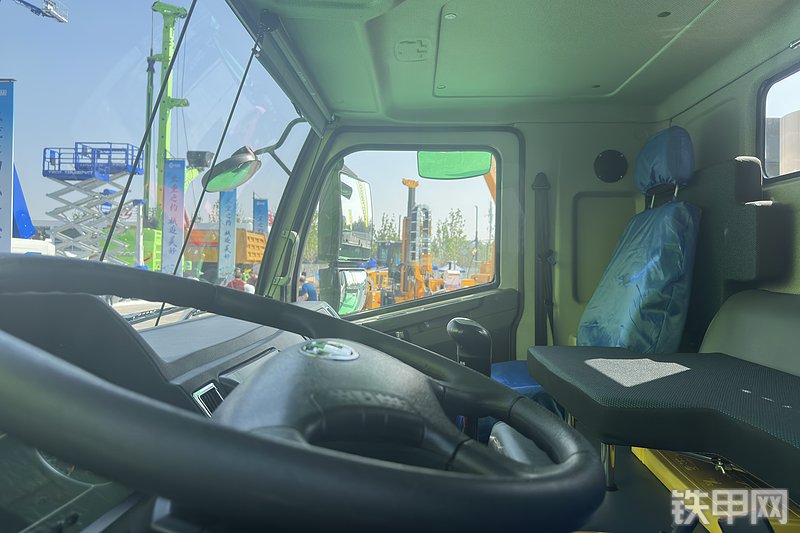 中联重科ZTC500A562-3起重机展会( )