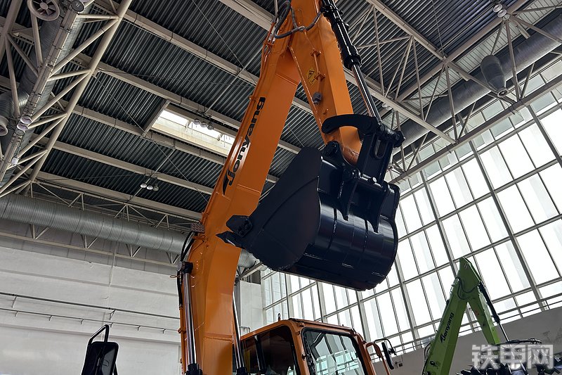 詹阳重工JYL615H-E挖掘机展会( )