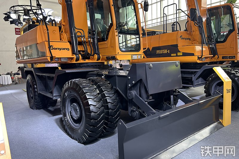 詹阳重工JYL621H-NE挖掘机展会( )