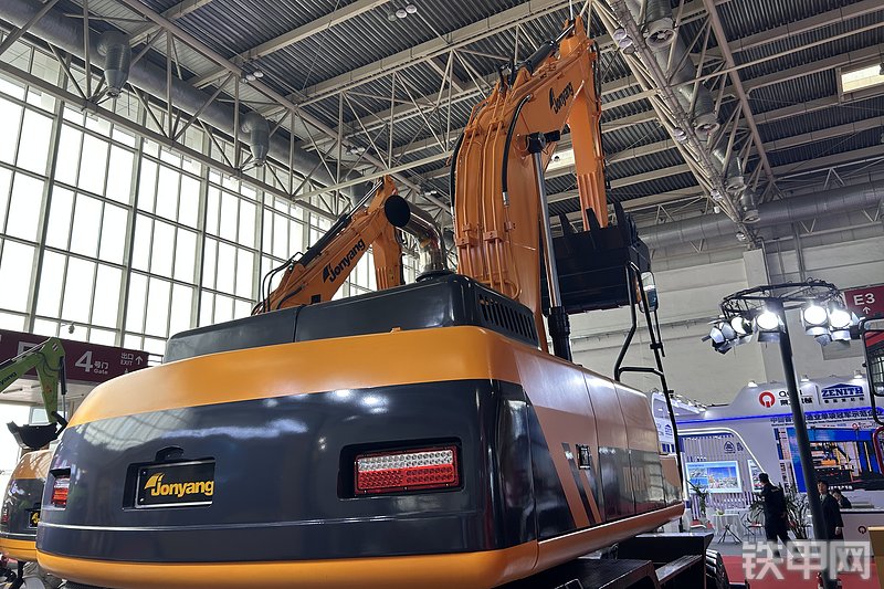 詹阳重工JYL621H-NE挖掘机展会( )