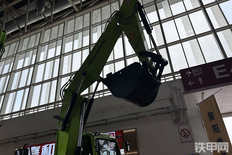 詹阳重工JYL608-D挖掘机展会( )