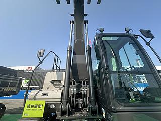中联重科ZE210G挖掘机展会( )
