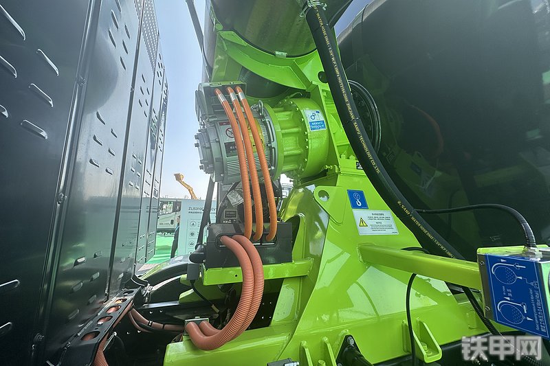 中联重科ZLJ5310GJBLBEV1-8FD搅拌运输车展会( )