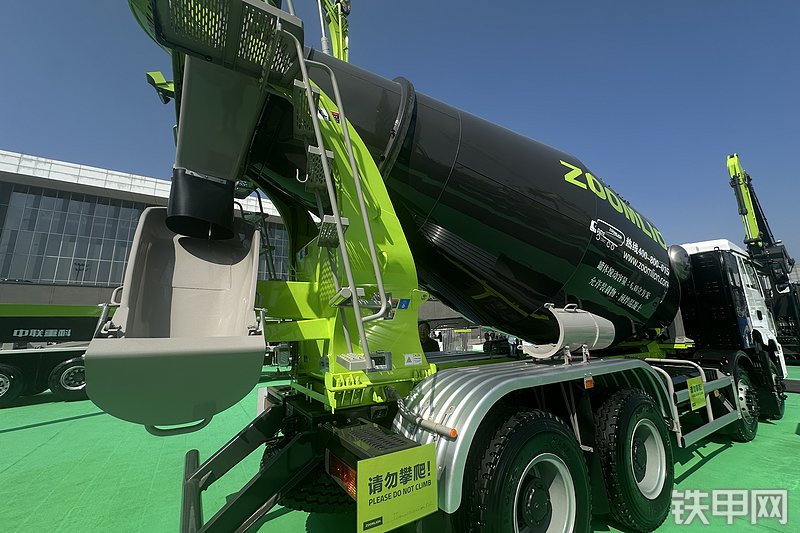 中联重科ZLJ5310GJBLBEV1-8FD搅拌运输车展会( )