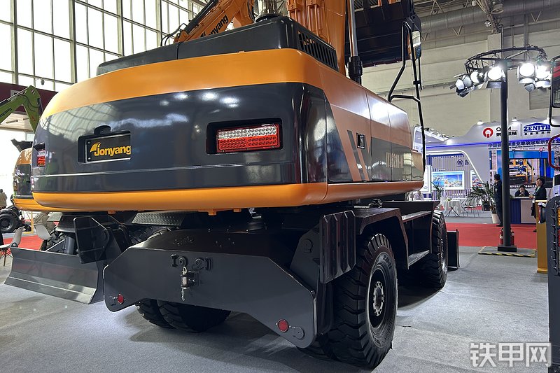 詹阳重工JYL621H-NE挖掘机展会( )