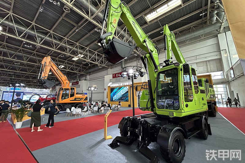 詹阳重工JYL608-D挖掘机展会( )