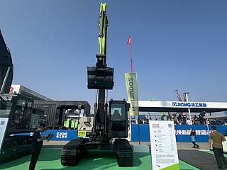 中联重科ZE210G挖掘机展会( )