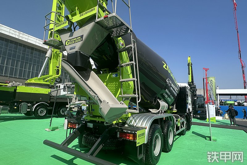中联重科ZLJ5310GJBLBEV1-8FD搅拌运输车展会( )