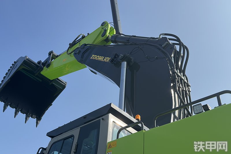 中联重科ZE1050GH挖掘机展会( )