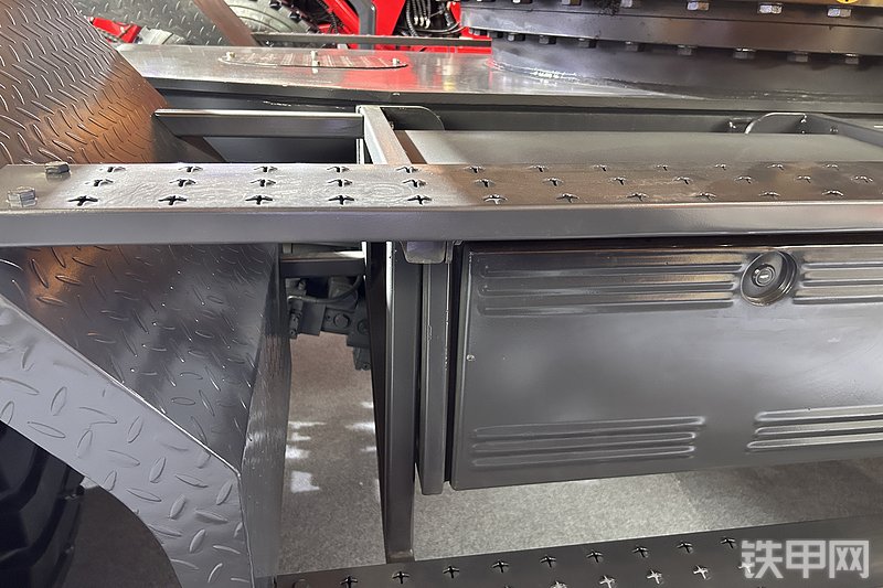 詹阳重工JYL621H-NE挖掘机展会( )