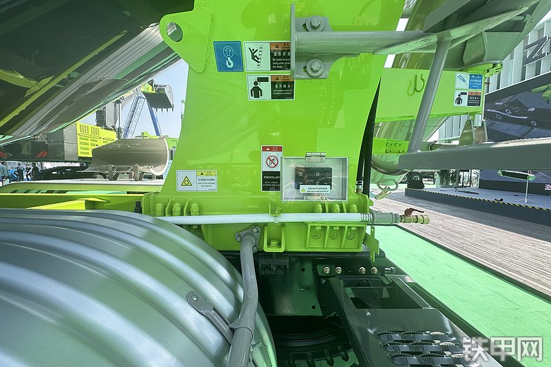 中联重科ZLJ5310GJBLBEV1-8FD搅拌运输车展会( )