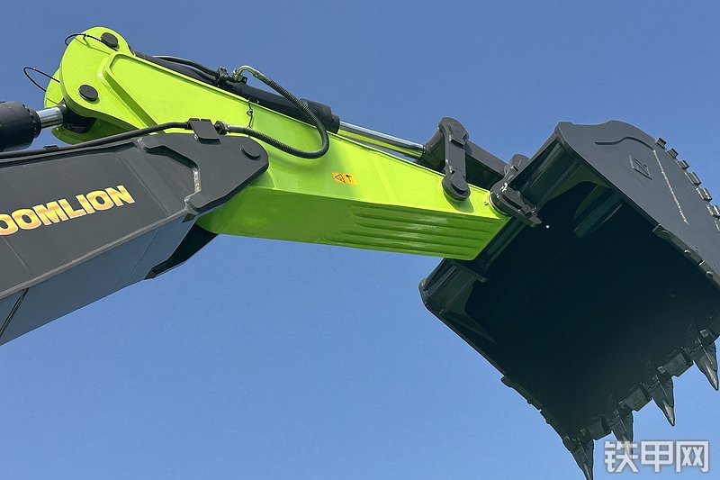 中联重科ZE1050GH挖掘机展会( )