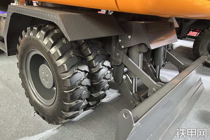 詹阳重工JYL615H-E挖掘机展会( )