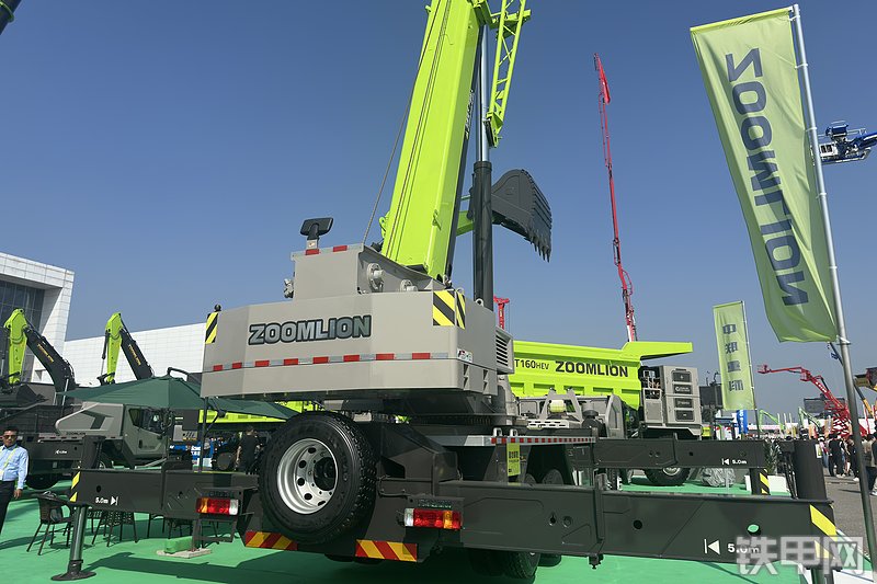 中联重科ZTC500A562-3起重机展会( )