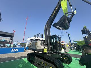 中联重科ZE210G挖掘机展会( )