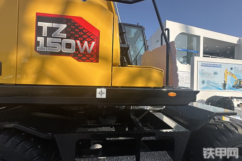 太重集团TZ150W挖掘机展会( )