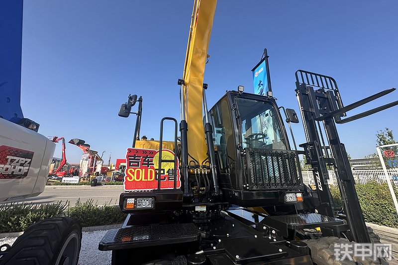 太重集团TZ150W挖掘机展会( )