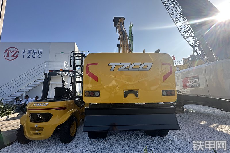 太重集团TZ150W挖掘机展会( )
