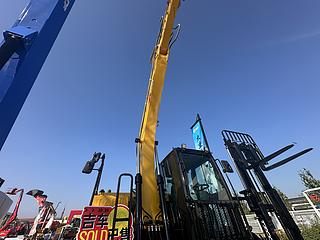 太重集团TZ150W挖掘机展会( )