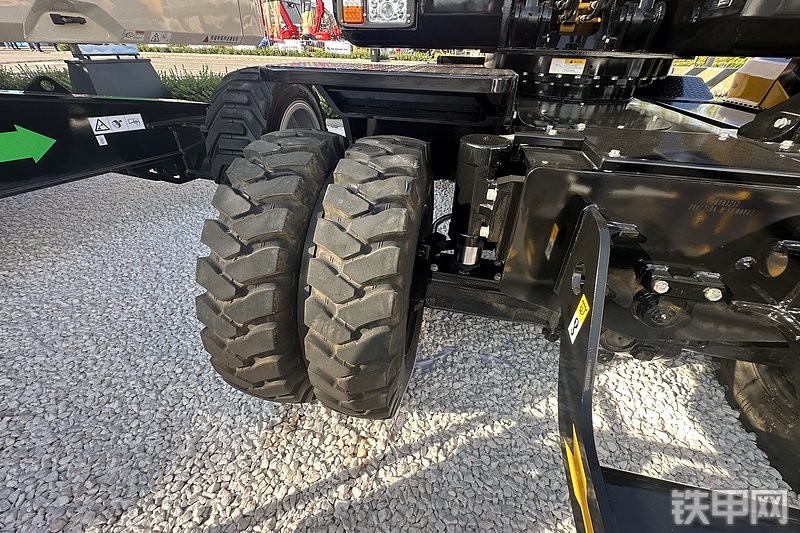 太重集团TZ150W挖掘机展会( )