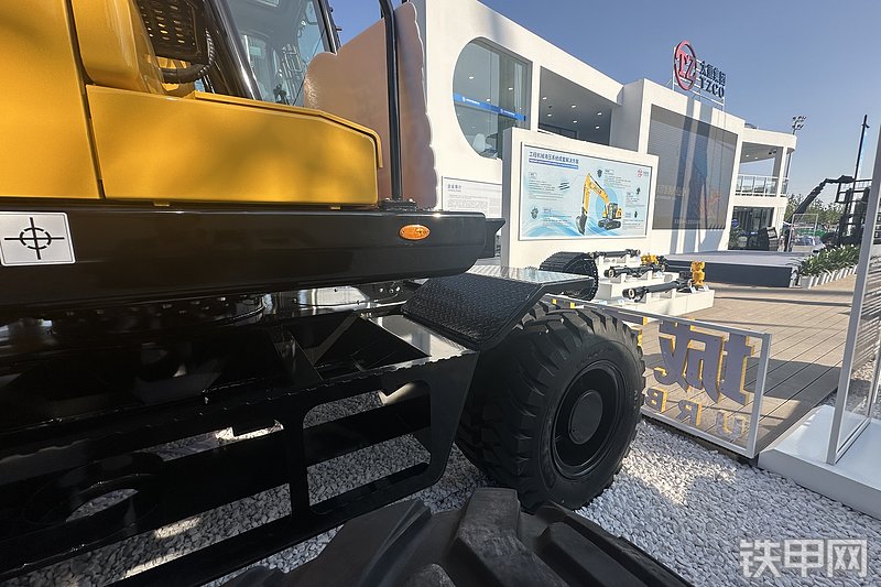 太重集团TZ150W挖掘机展会( )