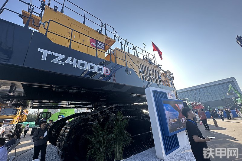 太重集团TZ4000挖掘机展会( )
