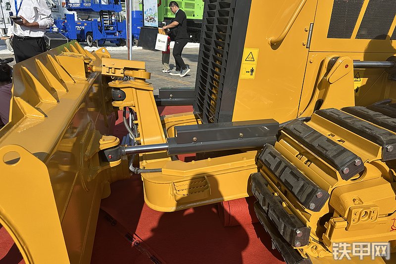 恒旺集团HW08DH-BE推土机展会( )