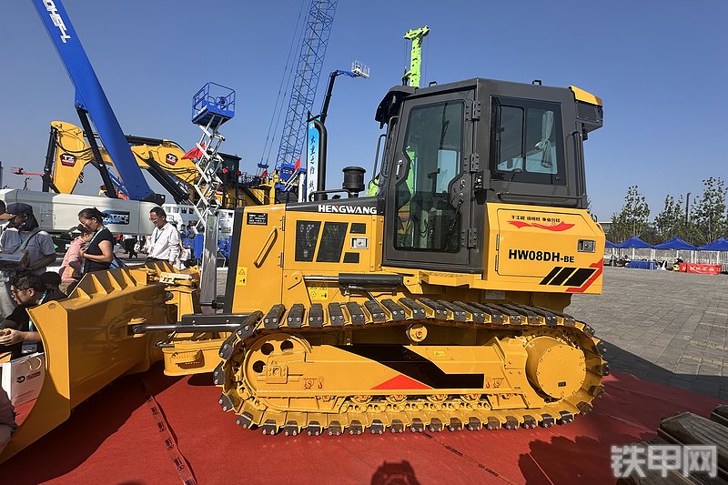 恒旺集团HW08DH-BE推土机展会( )