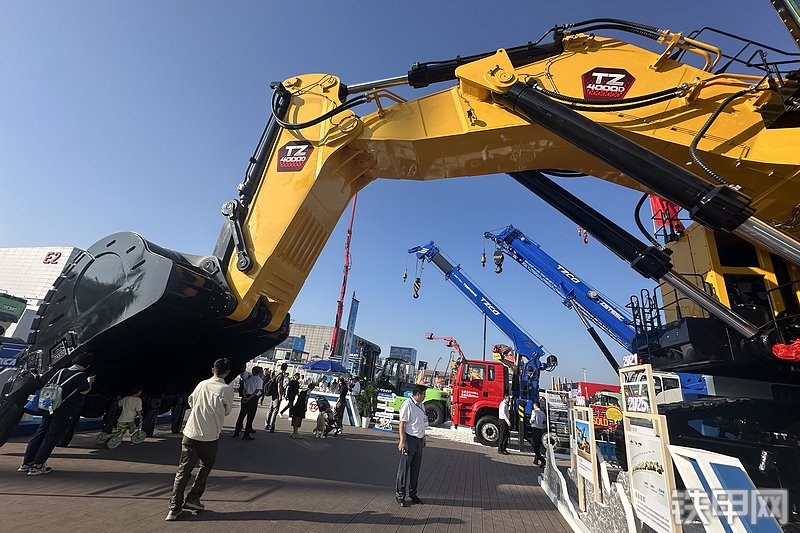 太重集团TZ4000履带式挖掘机