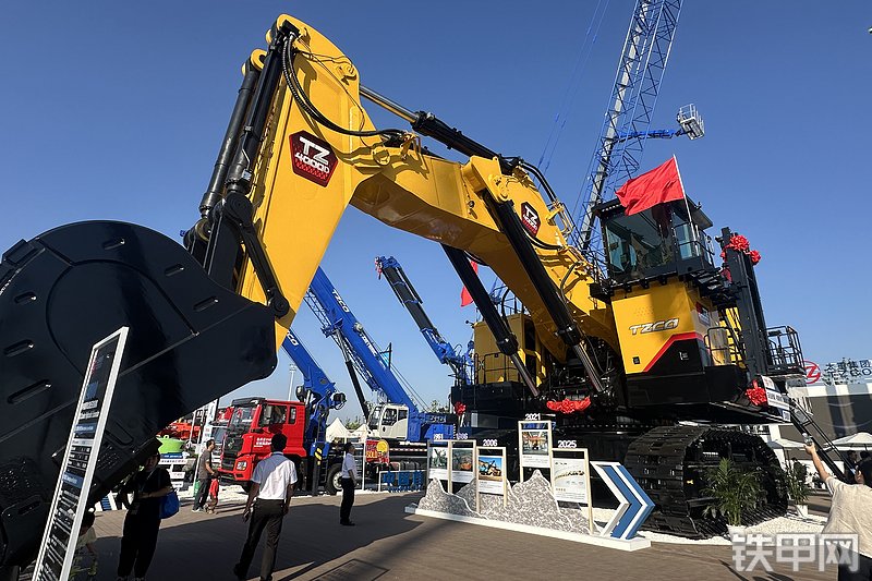 太重集团TZ4000挖掘机展会( )