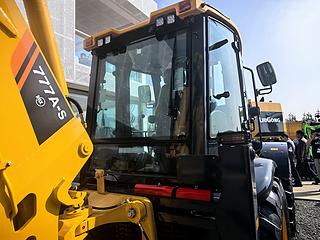 柳工777A-S MAX挖掘装载机整机外观